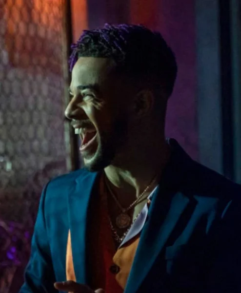 Batwoman S03 Marquis Jet Teal Blue Blazer left closeup.webp