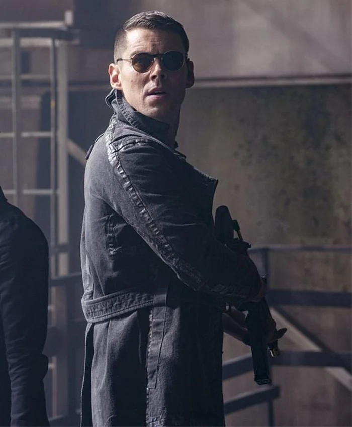 Brian Smith The Matrix Resurrections 04 Berg Long Coat right back.webp