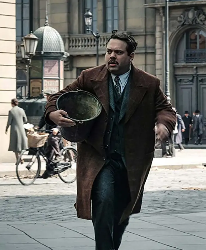 Dan Fogler Fantastic Beasts 2 Jacob Kowalski Brown Coat front.webp