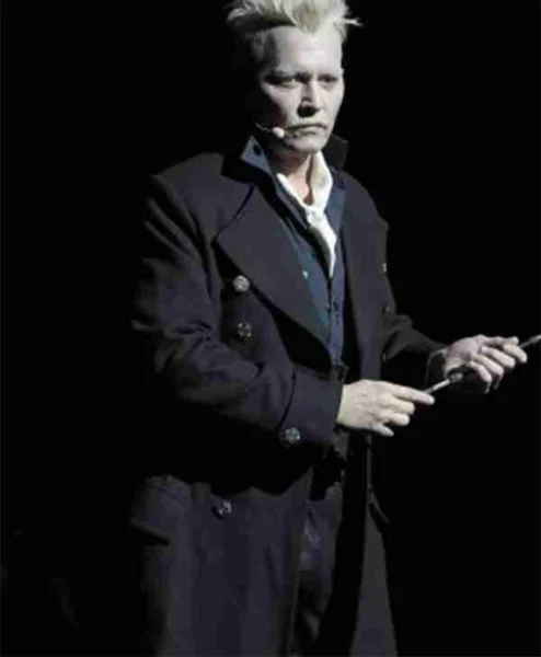 Fantastic Beasts 2 Gellert Grindelwald Black Coat right.webp