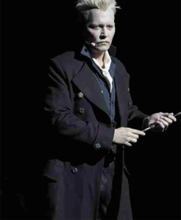 Fantastic Beasts 2 Gellert Grindelwald Black Coat right.webp
