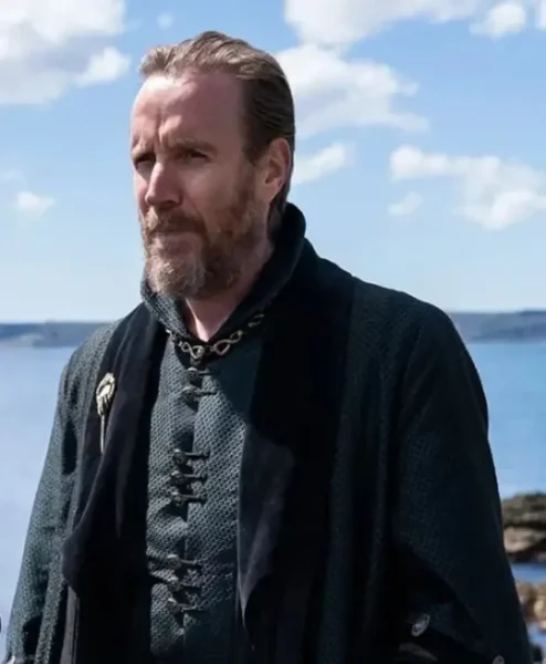 House of the Dragon Otto Hightower Long Coat left.webp