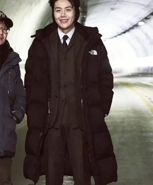 Kim Seon ho The Childe 2023 Puffer Long Coat left.webp