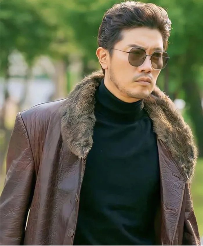 My Name Mu jin Choi Brown Fur Collar Long Coat right.webp