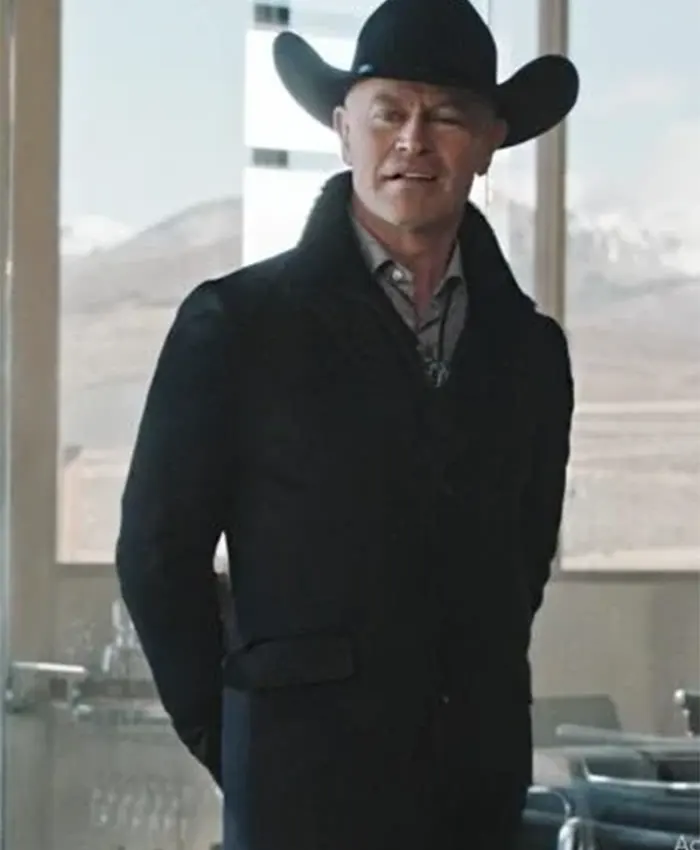 Neal Mcdonough DCs Legends Of Tomorrow Black Coat right.webp