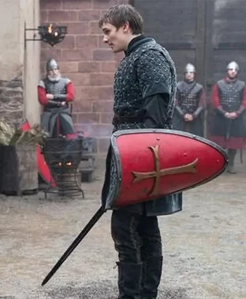 Prince Edmund Vikings Valhalla Black Coat left.webp