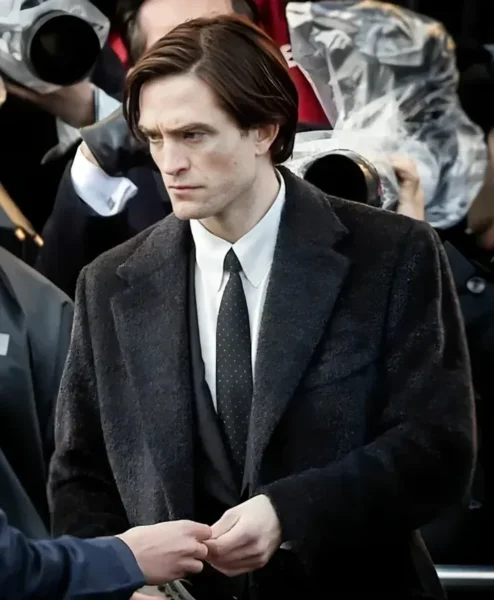 The Batman 2022 Bruce Wayne Trench Coat right.webp