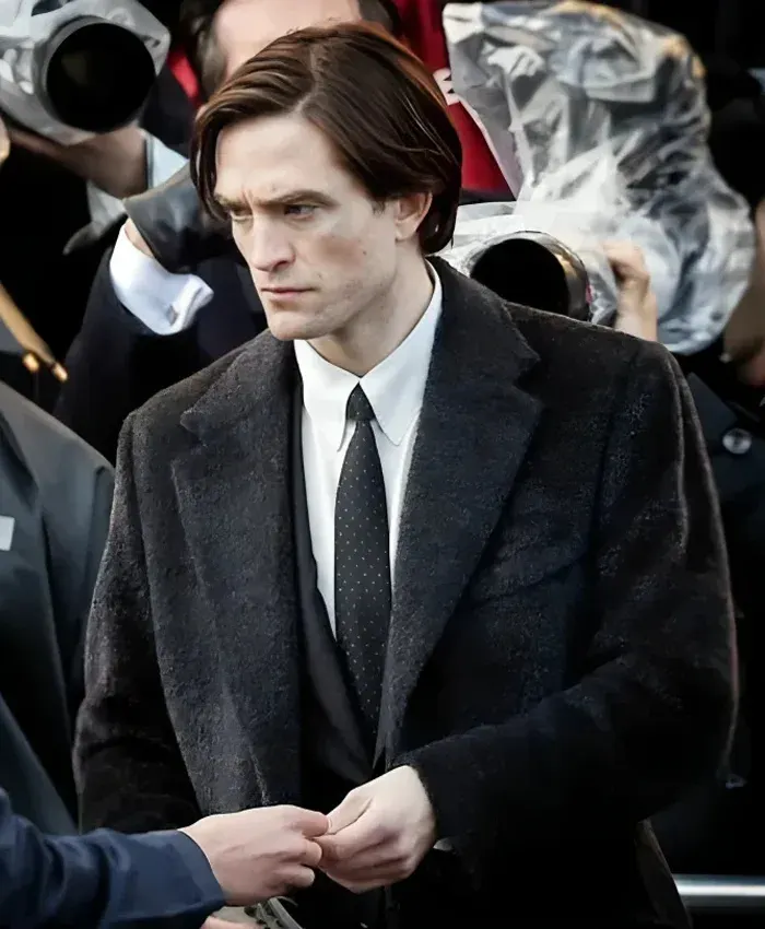 The Batman 2022 Bruce Wayne Trench Coat right.webp